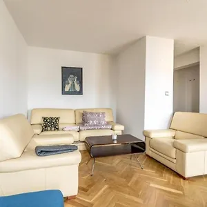 Golden - Charming&brilliant - Center - Tw44 Warszawa